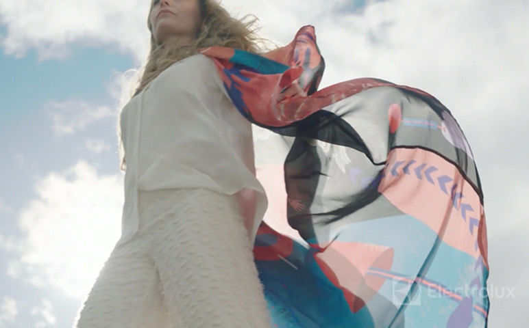 Стирально-сушильная машина Electrolux EWW51676SWD