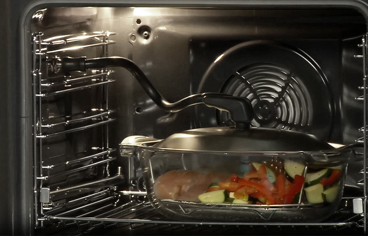 Приготовление на пару в духовом шкафу Electrolux