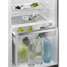 Встраиваемый холодильник Electrolux ERN 93213 AW