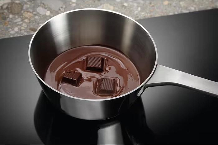 Варочная панель Electrolux EIT60420C preview 7