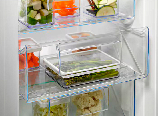 Встраиваемая морозильная камера Electrolux LUB3AE88S preview 3