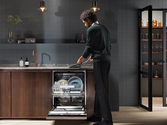 Встраиваемая посудомоечная машина Electrolux EEC967300L preview 22