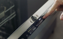 Установка посудомоечной машины Electrolux с механизмом PerfectFit