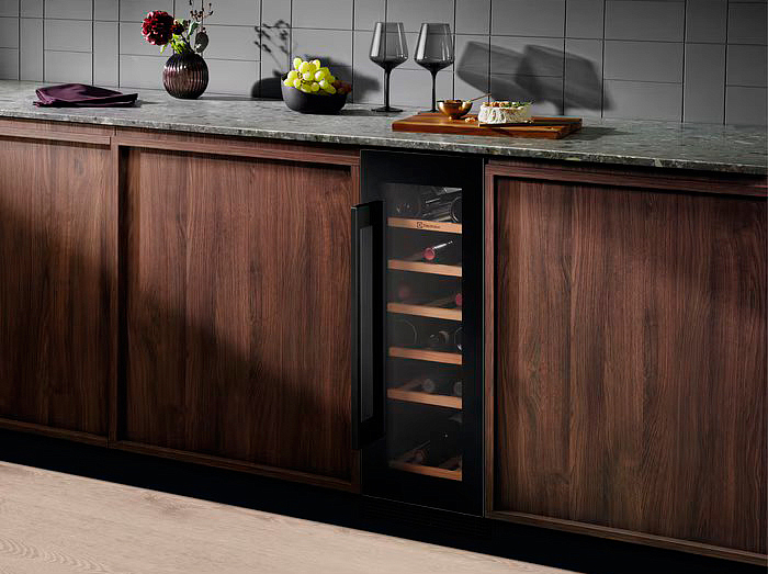 Встраиваемый винный шкаф Electrolux EWS4020B5B preview 6