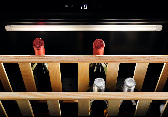 Встраиваемый винный шкаф Electrolux KBW5X preview 6
