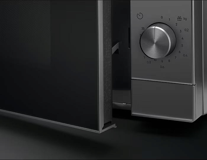 Микроволновая печь Electrolux EMZ421MMTi preview 4