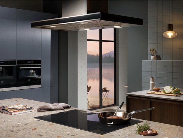 Духовой шкаф Electrolux VKL 8E00 X preview 2