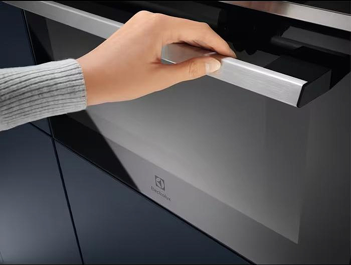 Духовой шкаф Electrolux EVL 6E40 X preview 5