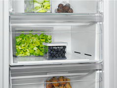 Морозильная камера Electrolux RUT7ME28X2