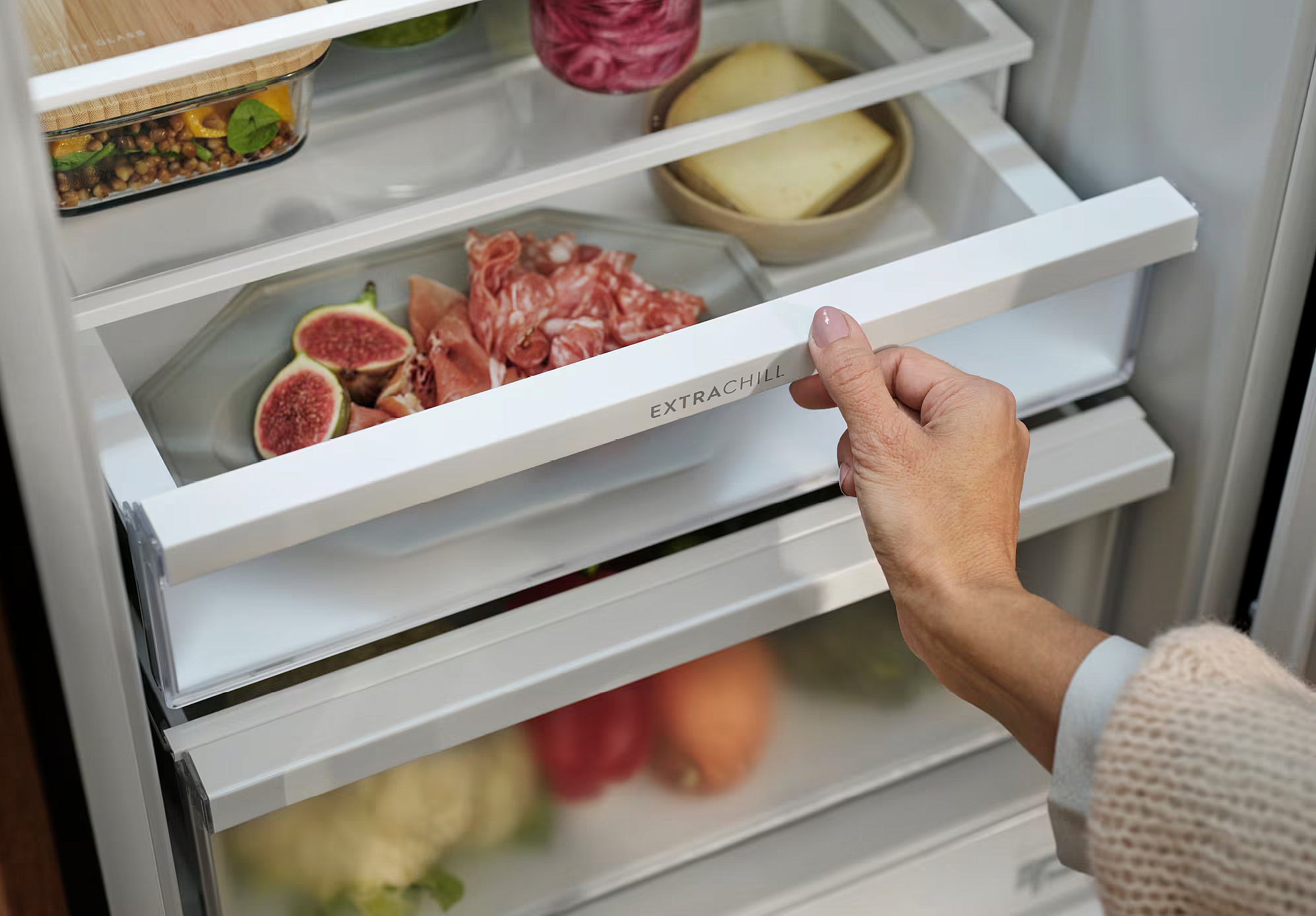 Встраиваемый холодильник Electrolux E8MNCD18S preview 8