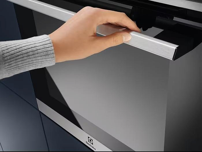 Духовой шкаф Electrolux EOF5H40BX preview 5