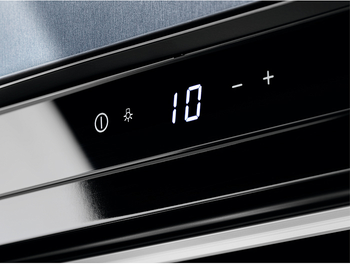 Встраиваемый винный шкаф Electrolux KBW5X preview 3