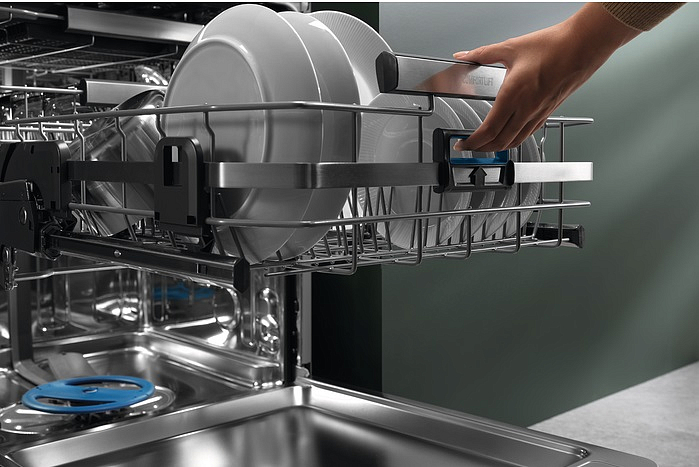 Встраиваемая посудомоечная машина Electrolux EEC967300L preview 20