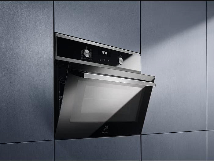 Духовой шкаф Electrolux EVL 6E40 X preview 6
