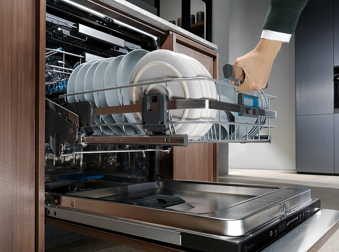 Встраиваемая посудомоечная машина Electrolux EEC967300L preview 5