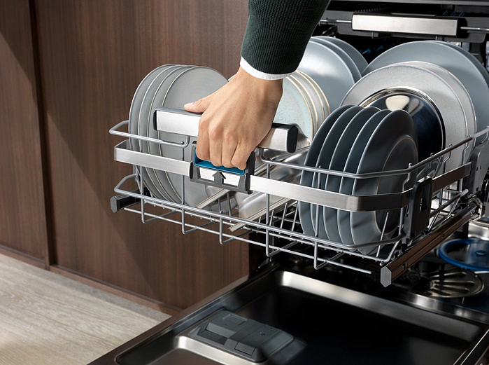 Встраиваемая посудомоечная машина Electrolux EEC967300L preview 8