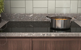 Индукционная варочная панель Electrolux с функцией SenseFry Hob